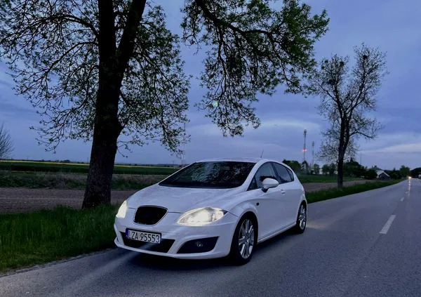 samochody osobowe Seat Leon cena 27900 przebieg: 290000, rok produkcji 2010 z Zamość